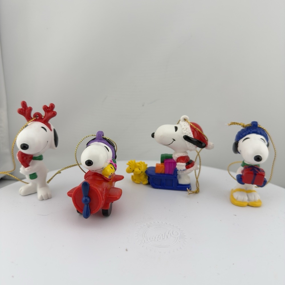 Lot of 4 Vtg Whitmans Candy Snoopy PVC Ornaments Figures Peanuts Christmas Pilot